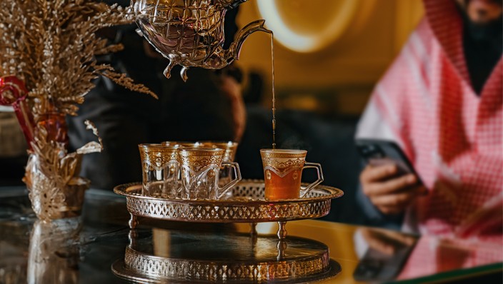 Arabic Coffee Etiquette: From Traditions to Daily Routine | Rose Thermos